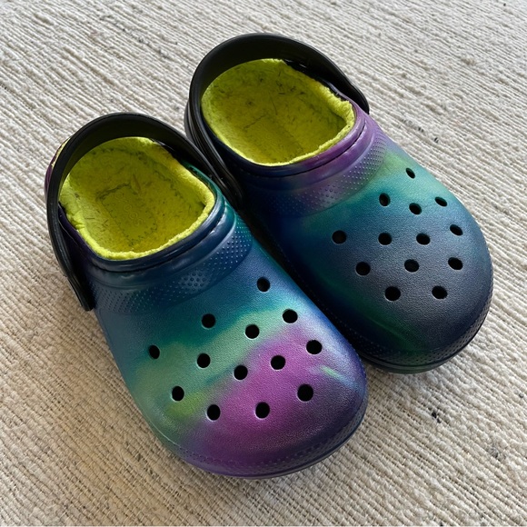 CROCS Kids Classic Lined ‘Out of This World’ Clog, C10, Black/Lime Punch - Picture 6 of 9